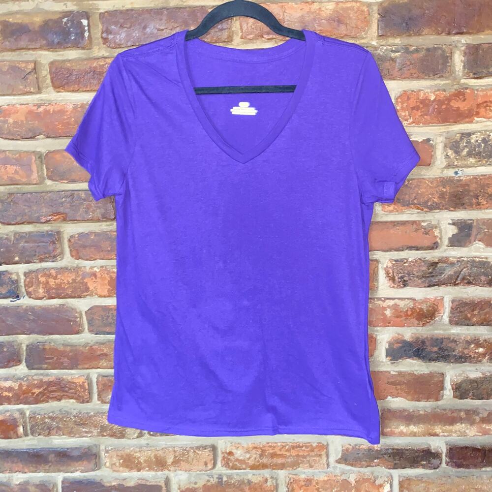 NWOT Fanatics Purple Short Sleeve V-Neck Cotton T-Shirt Tee Women's Size Large
